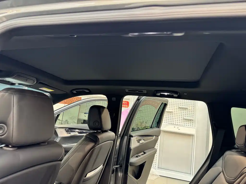 Cadillac XT6 2023 — фото 10