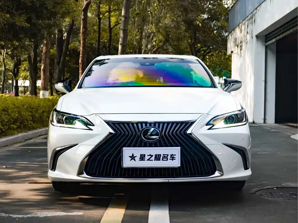 Lexus ES 2019 — фото 2