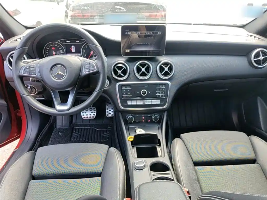 Mercedes-Benz A-Class 2018 — фото 10