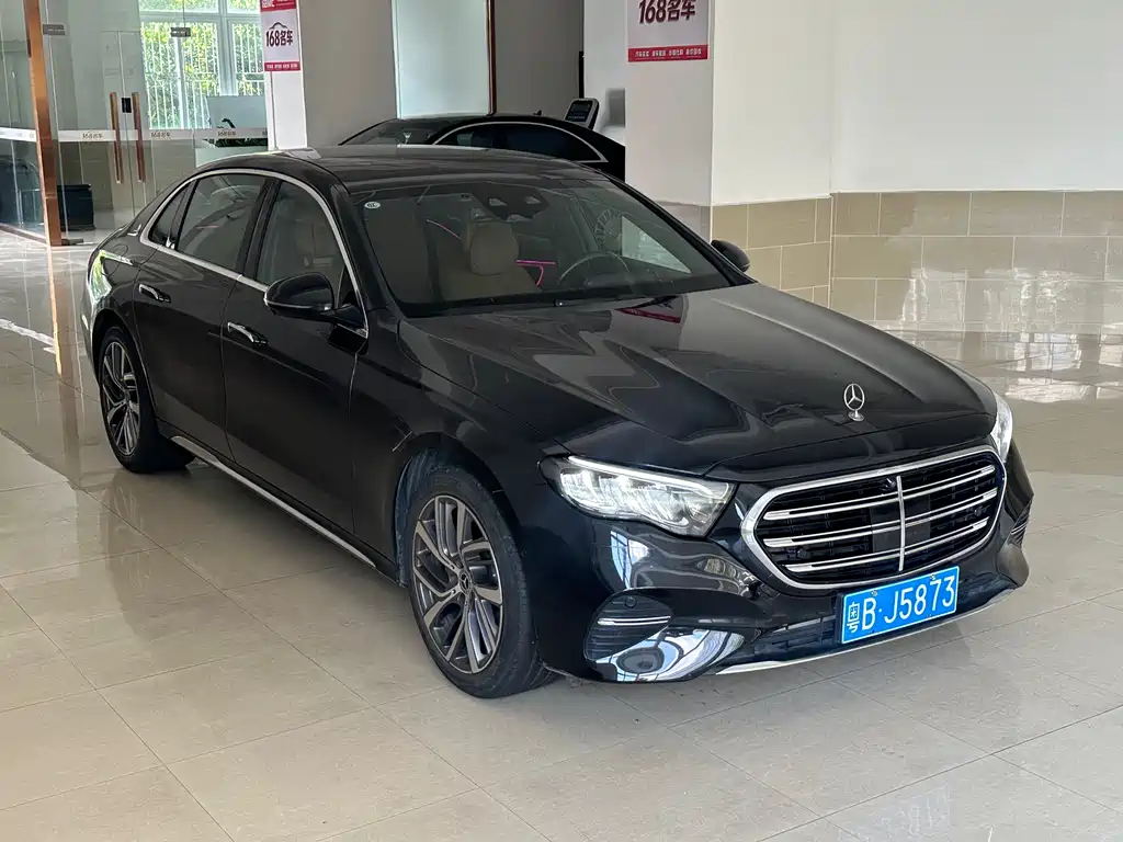 Mercedes-Benz E-Class 2024