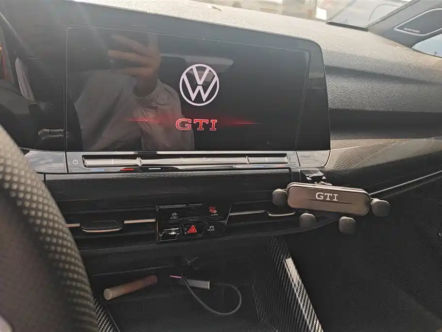 Volkswagen Golf GTI 2021 — фото 13