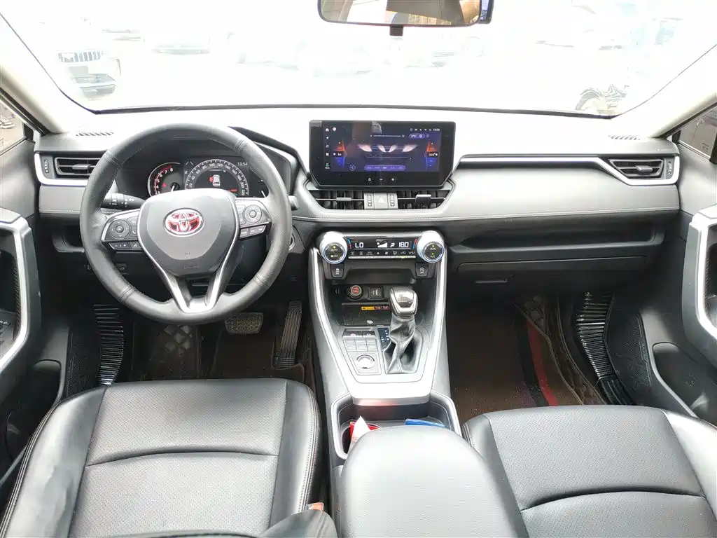 Toyota RAV4 2024 — фото 10