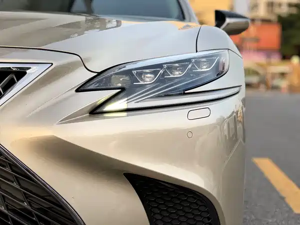 Lexus LS 2018