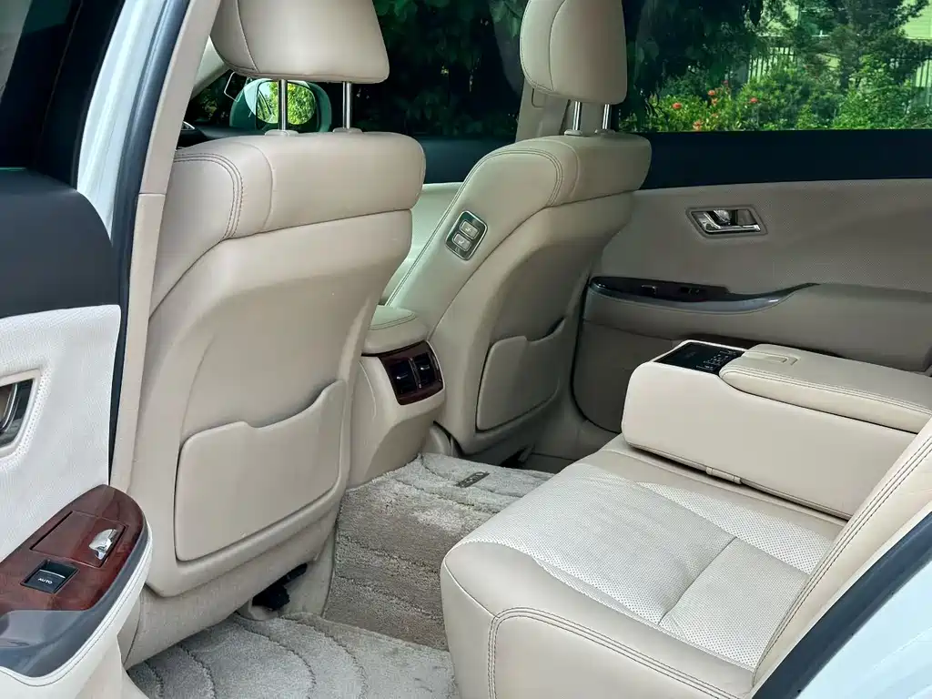 Toyota Crown 2014 — фото 12
