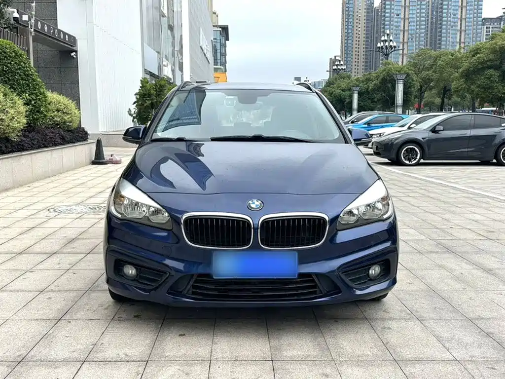 BMW 2 Series Active Tourer 2017 — фото 7