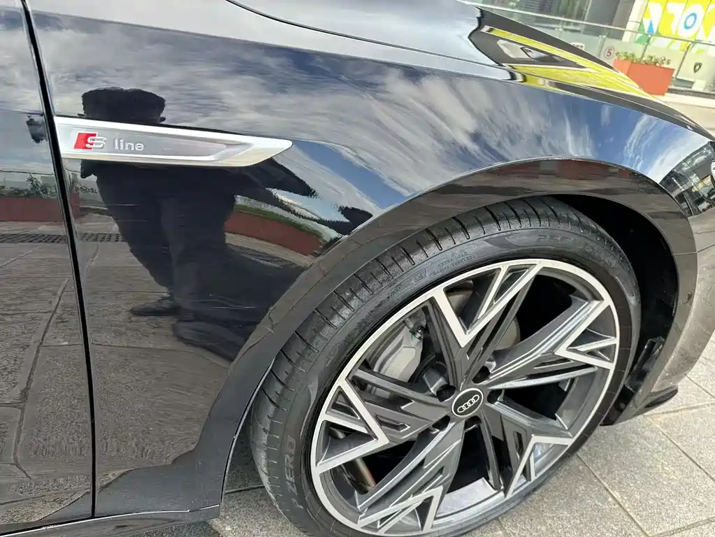 Audi A7L 2023 — фото 31