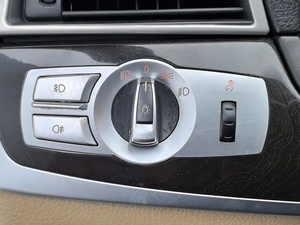 BMW 5 Series 2013 — фото 21