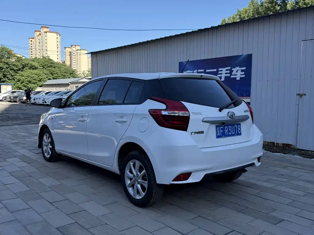 Toyota Yaris L 2016 — фото 9