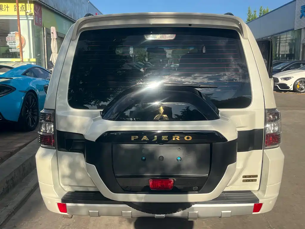 Mitsubishi Pajero 2019 — фото 3