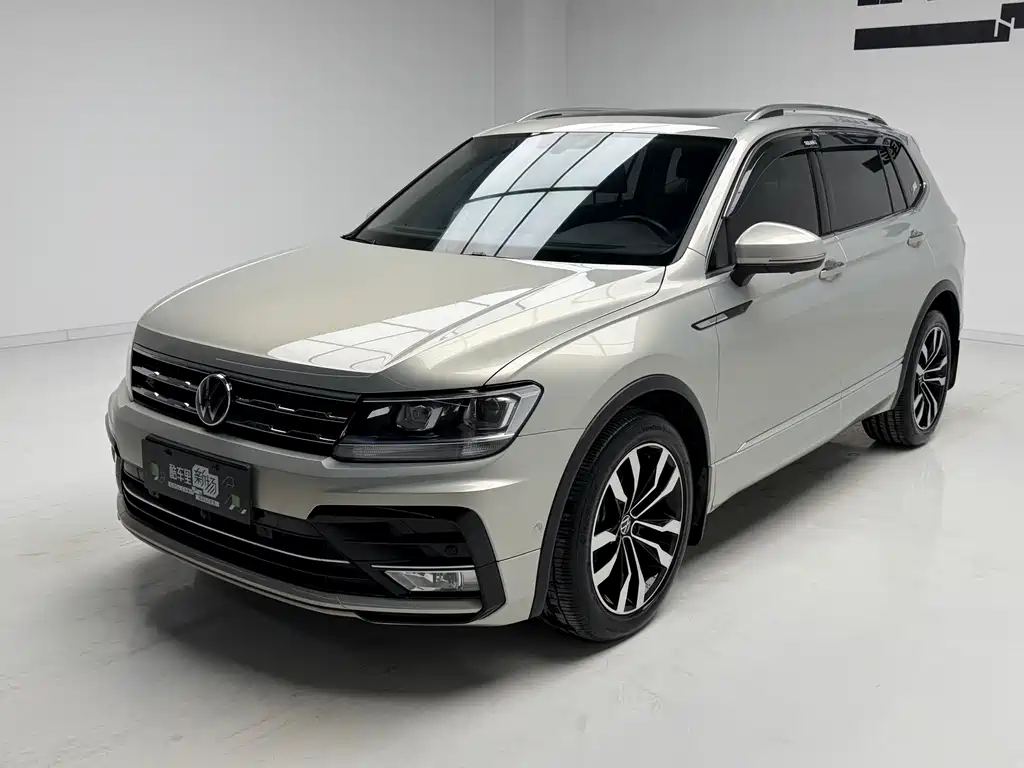 Volkswagen Tiguan L 2021 — фото 1