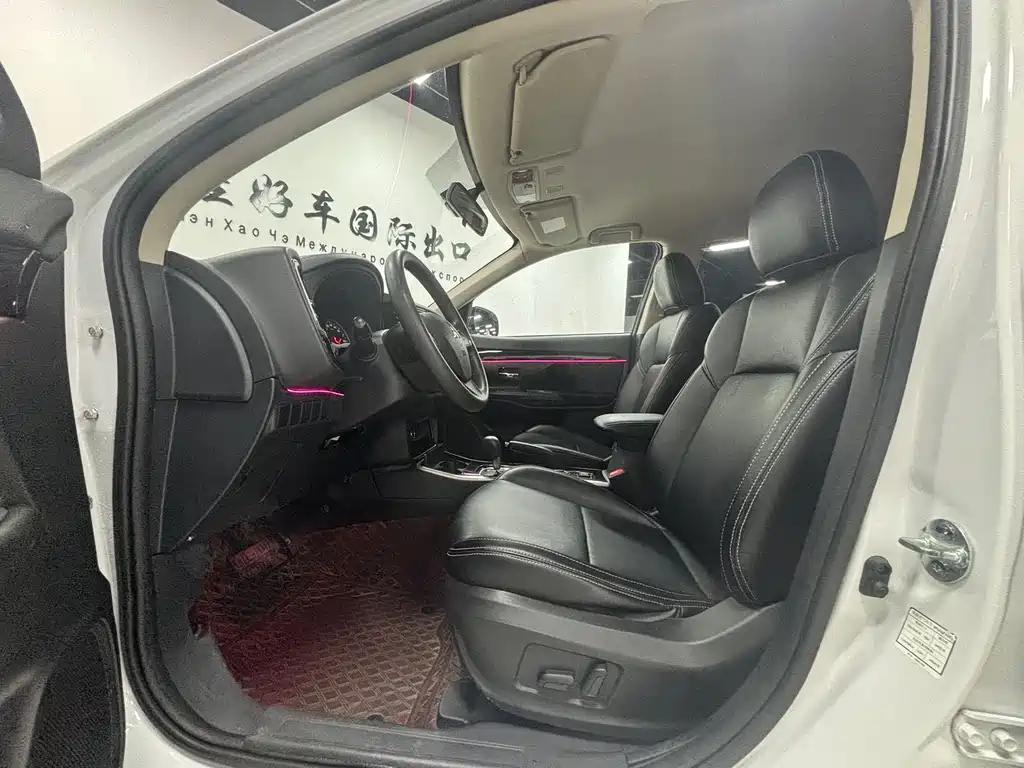 Mitsubishi Outlander 2022 — фото 11
