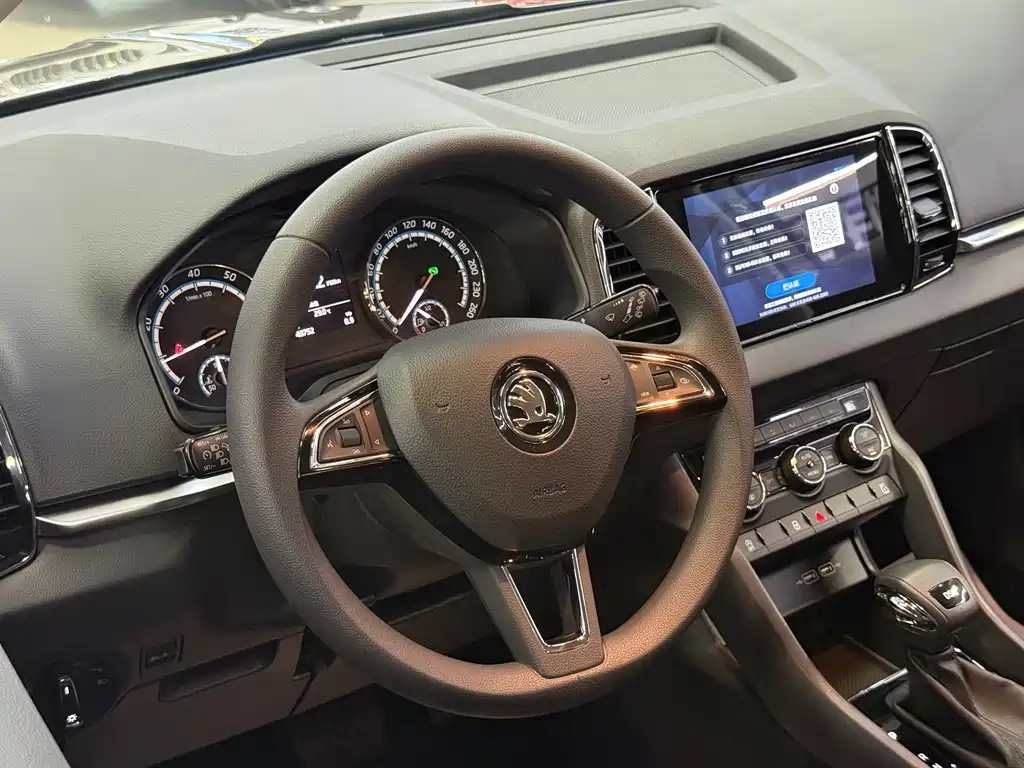 Skoda Karoq 2021 — фото 11