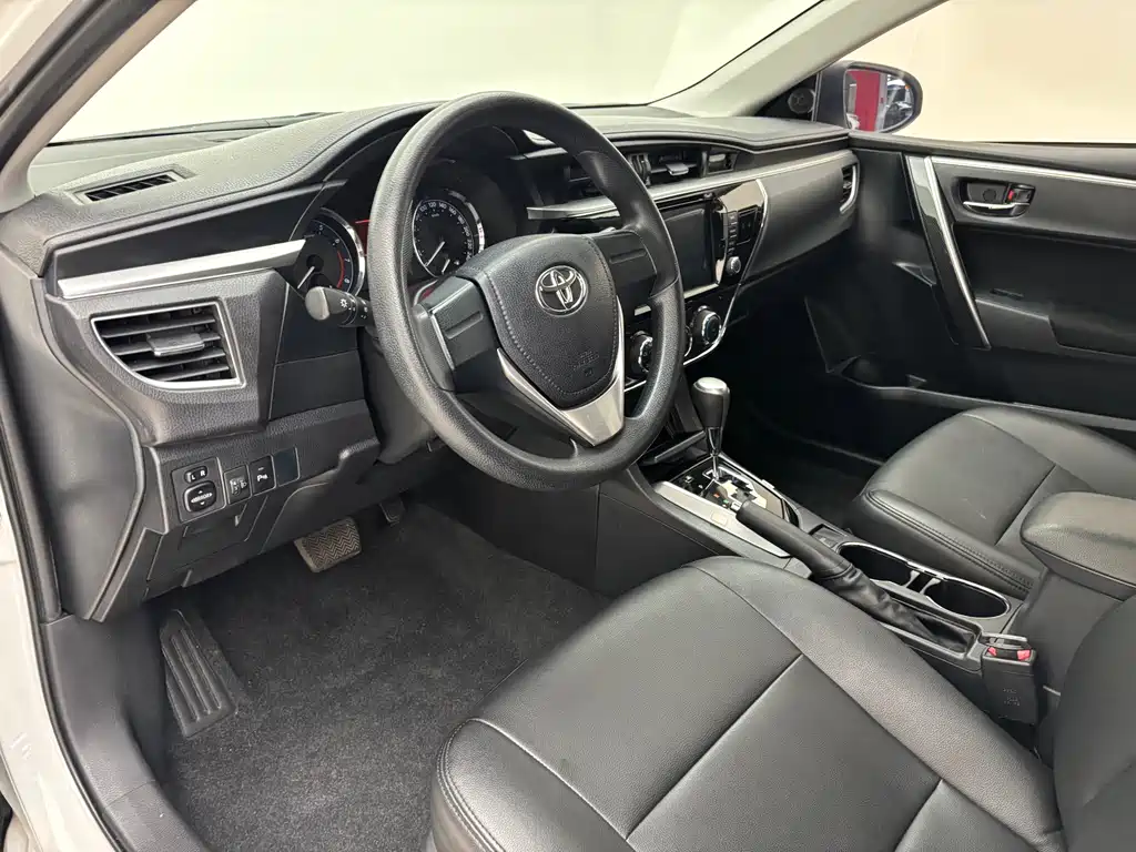 Toyota Corolla 2017 — фото 14