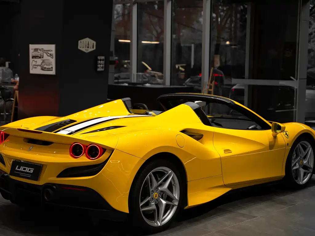 Ferrari F8 2022 — фото 8