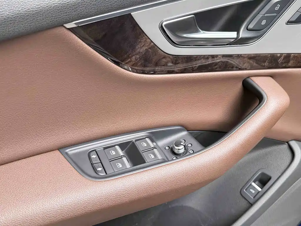 Audi Q7 2017 — фото 16