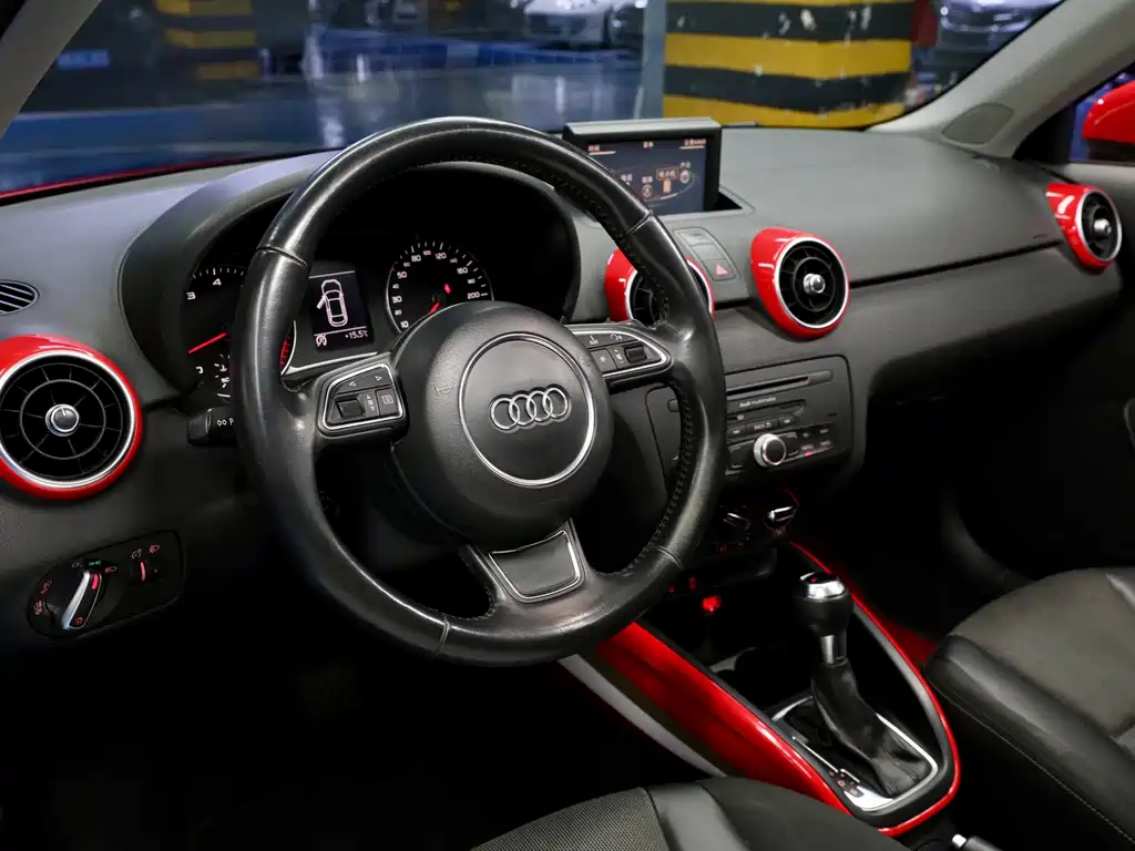 Audi A1 2013 — фото 12