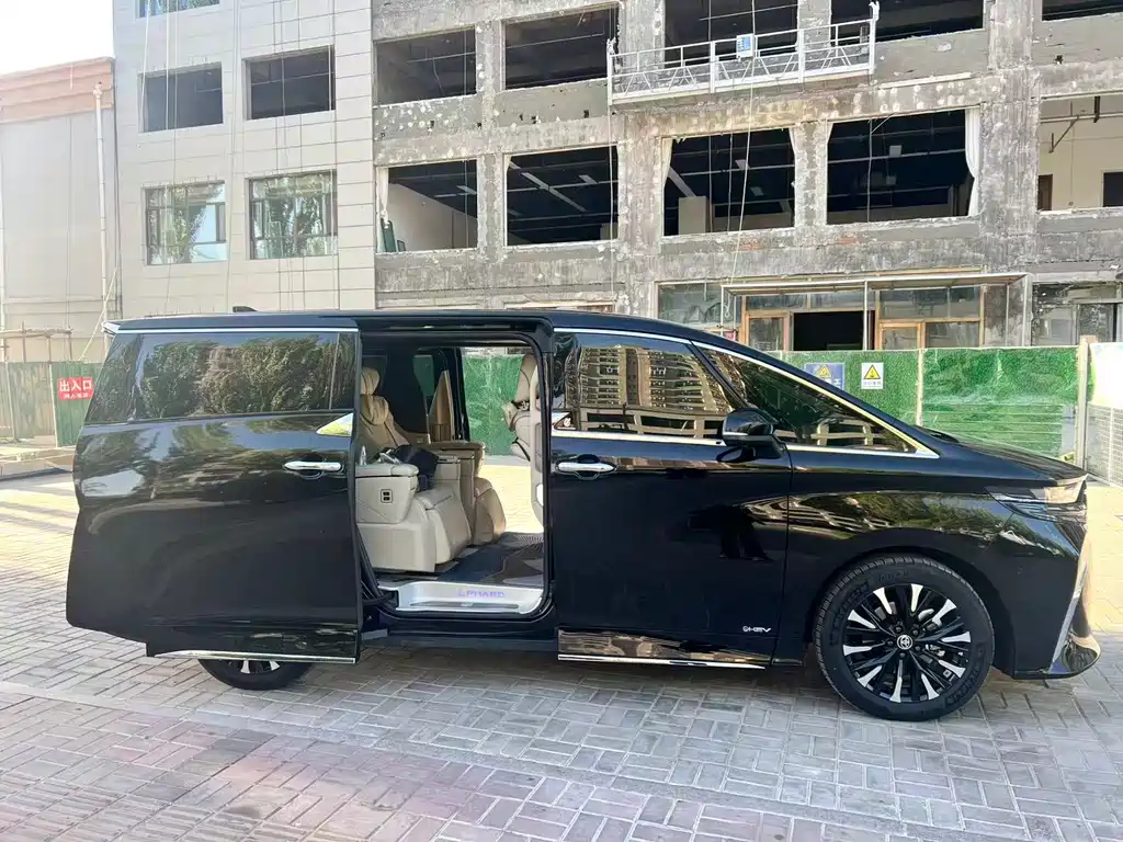 Toyota Alphard 2024 — фото 4