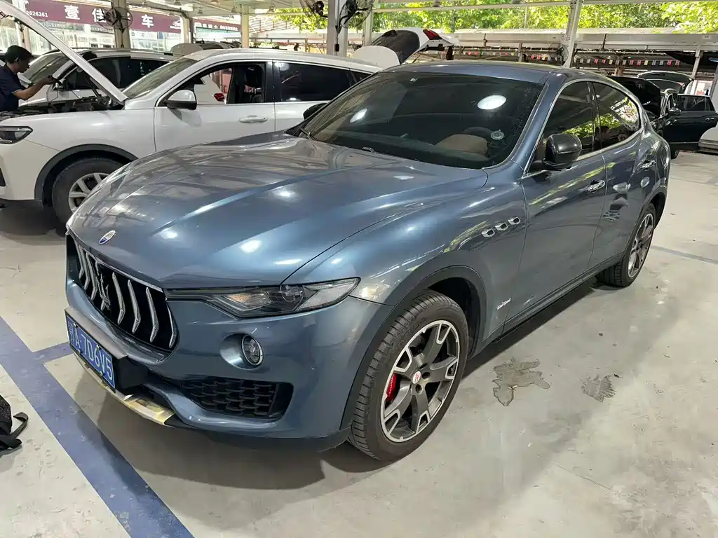 Maserati Levante 2019 — фото 1