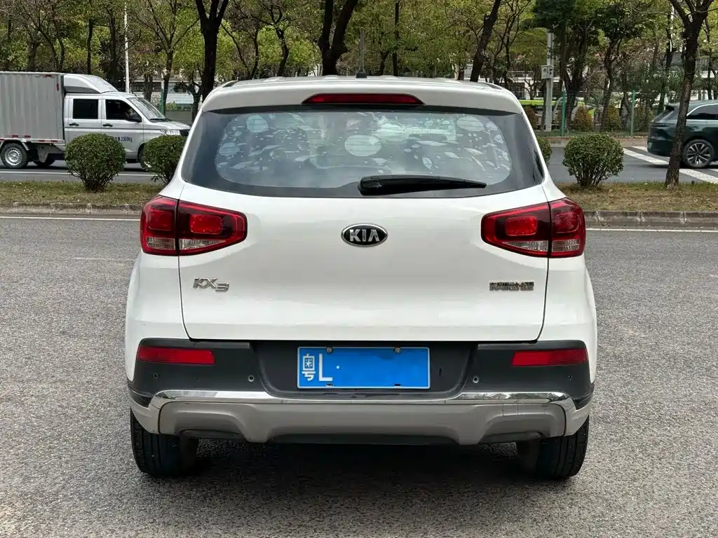 Kia KX3 2015 — фото 13