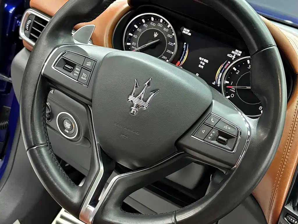 Maserati Levante 2021 — фото 18