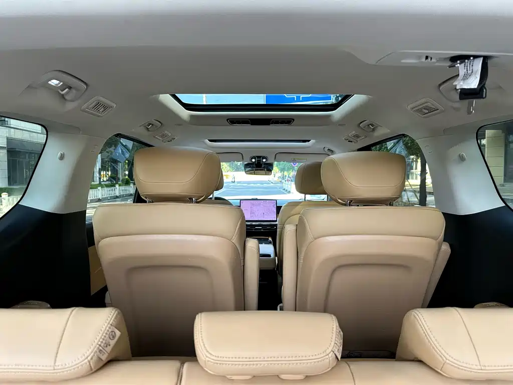 GAC Trumpchi E8 PHEV 2024 — фото 7