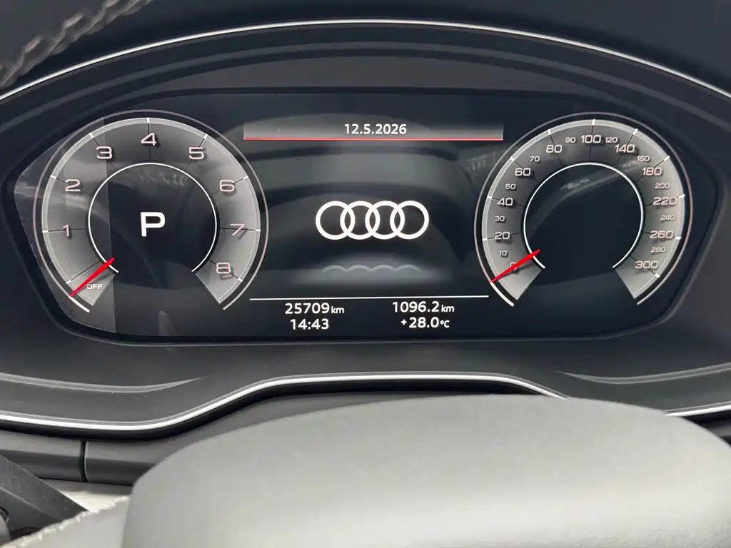 Audi Q5L 2022 — фото 10