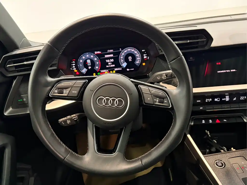 Audi Q3 2022 — фото 8
