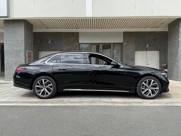Mercedes-Benz E-Class 2024