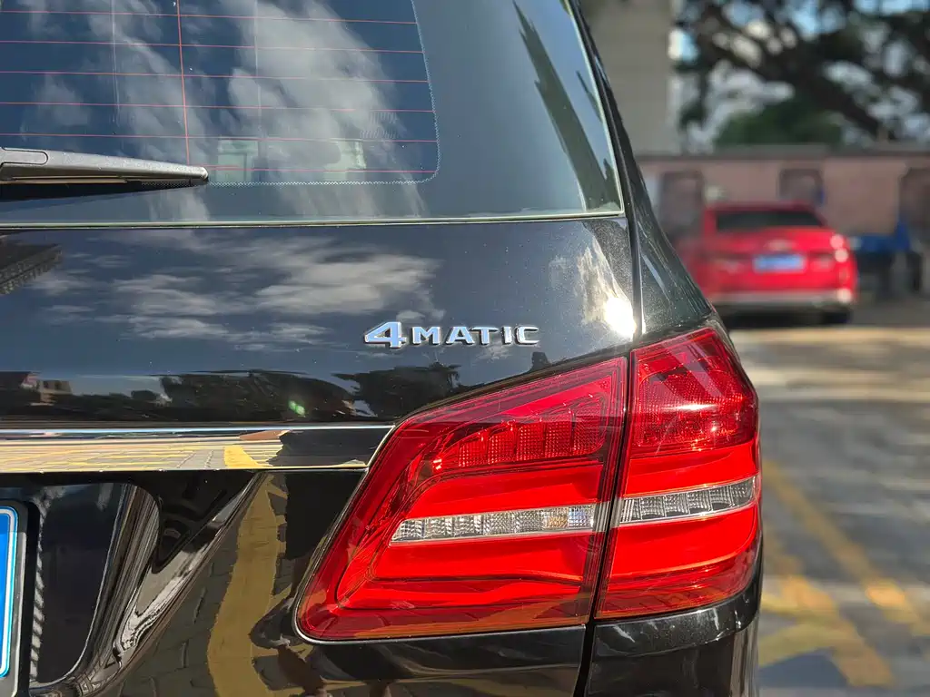 Mercedes-Benz GLS 2017 — фото 26