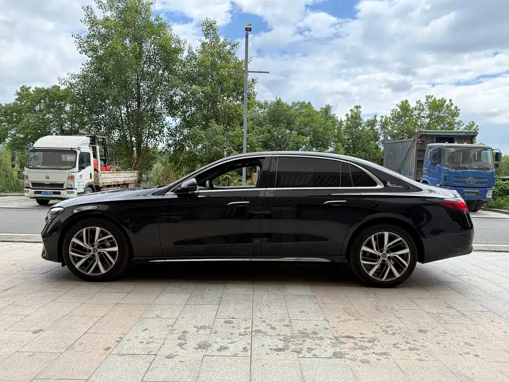 Mercedes-Benz E-Class 2024