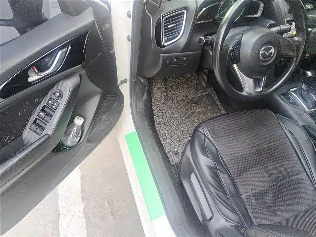 Mazda 3 Axela 2015 — фото 14