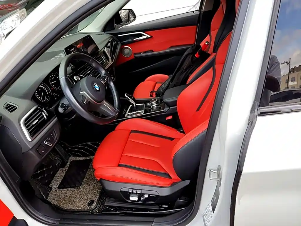 BMW 1 Series 2021 — фото 15