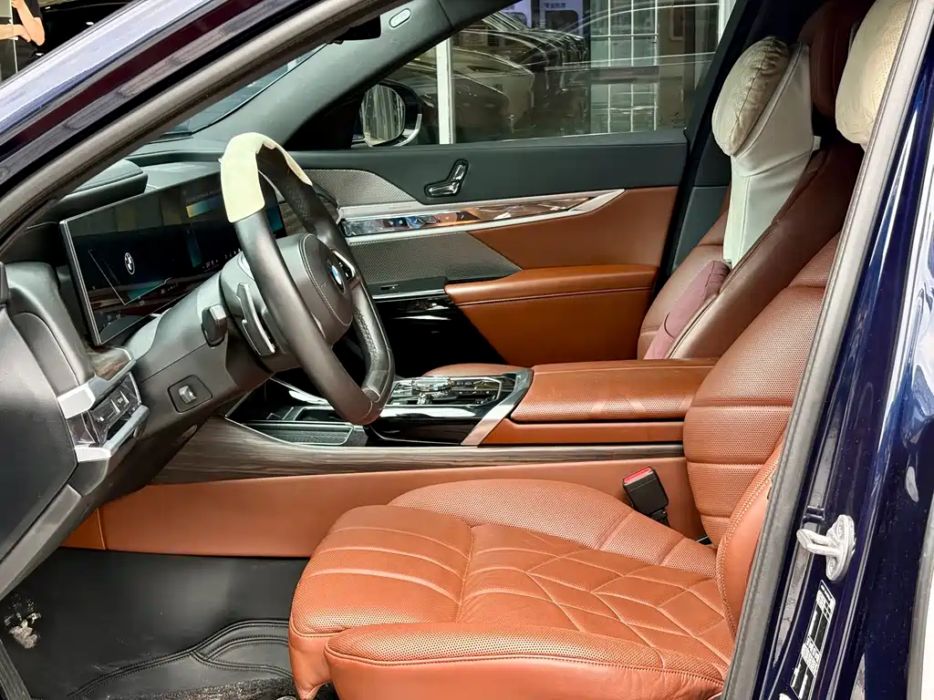 BMW 7 Series 2023 — фото 17