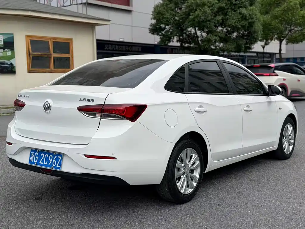 Buick Excelle 2022 — фото 16