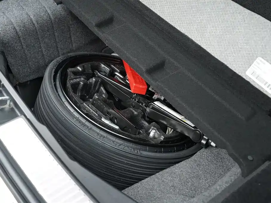 Mercedes-Benz R-Class 2015 — фото 27