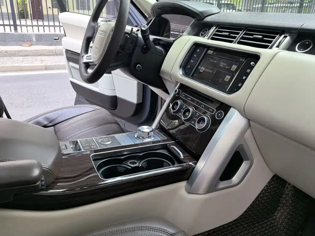 Land Rover Range Rover 2016 — фото 15