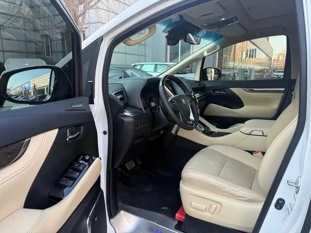 Toyota Vellfire 2022 — фото 4