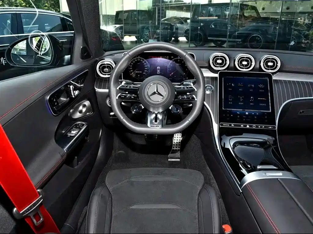 Mercedes-Benz C-Class AMG 2025 — фото 3