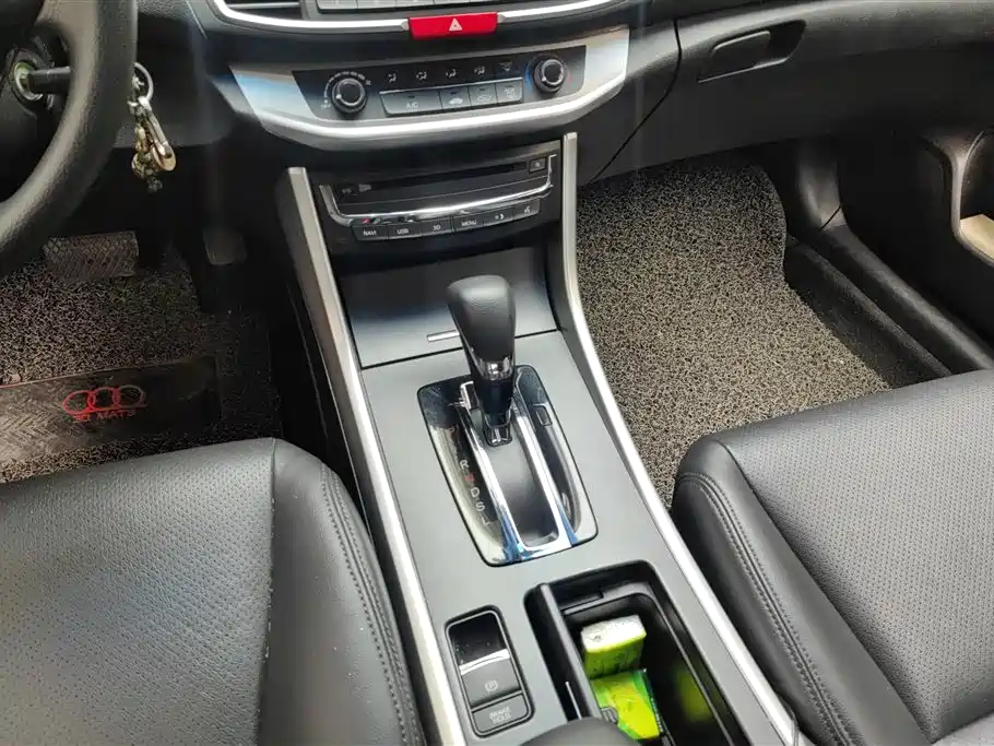 Honda Accord 2014 — фото 16