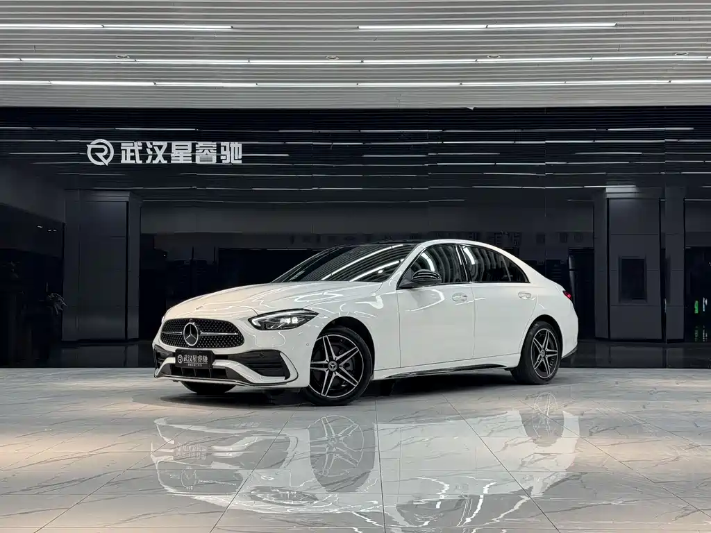 Mercedes-Benz C-Class 2025 — фото 1