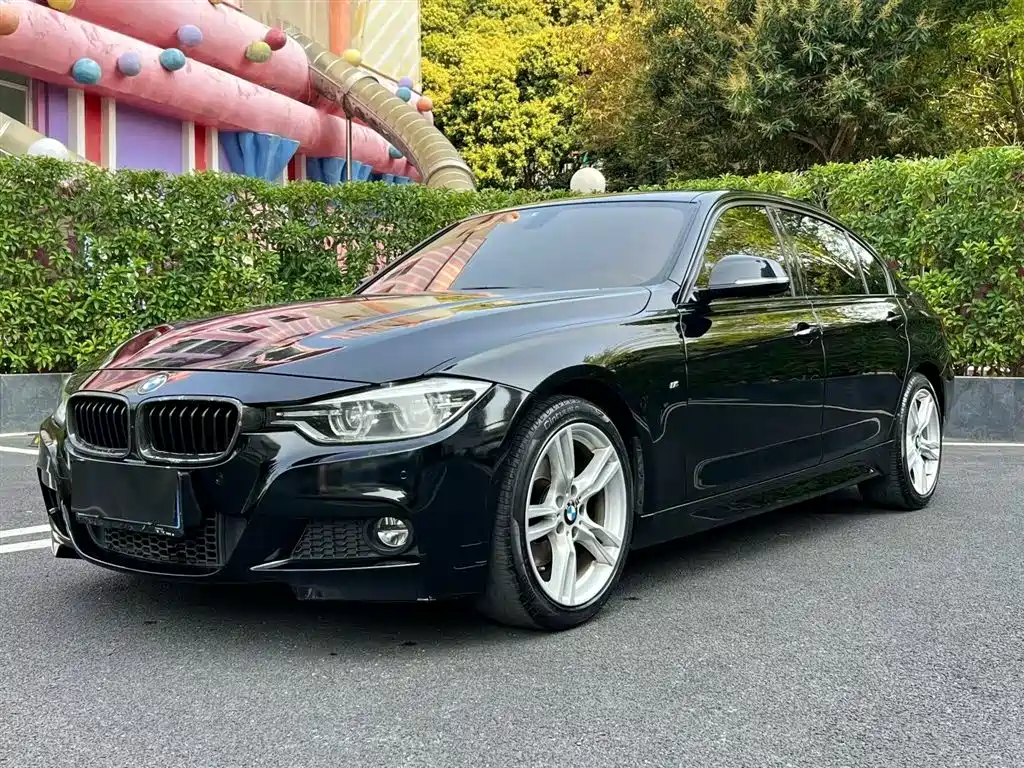 BMW 3 Series 2018 — фото 21