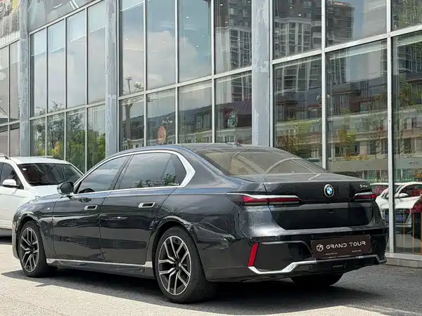 BMW 7 Series 2024