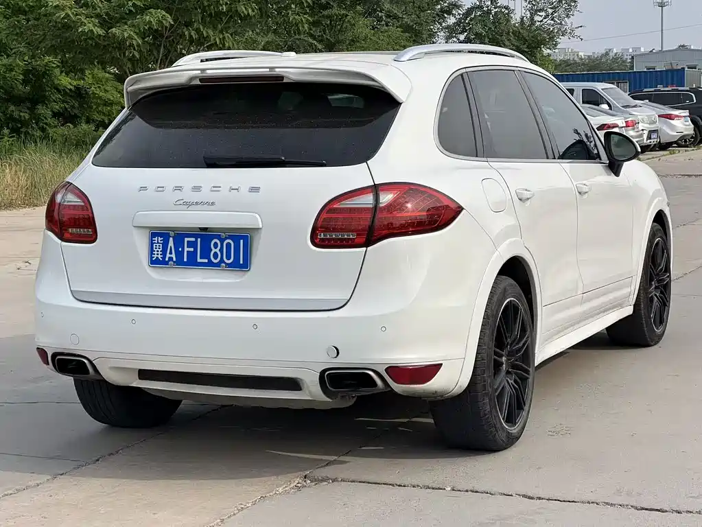Porsche Cayenne 2015 — фото 12