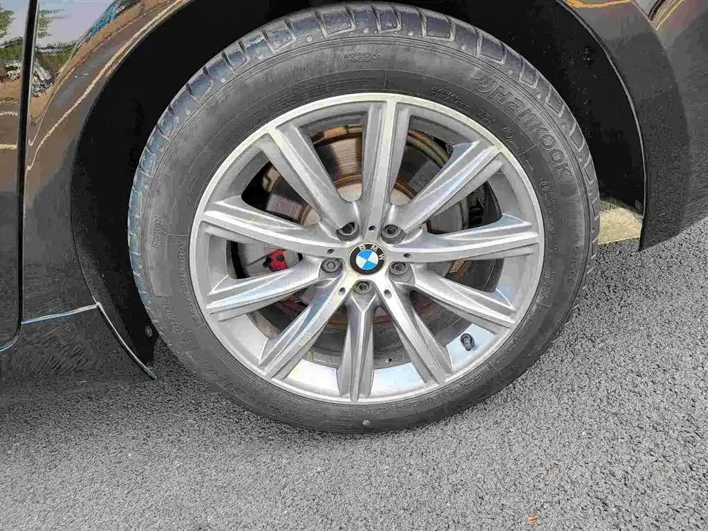 BMW 5 Series 2018 — фото 18