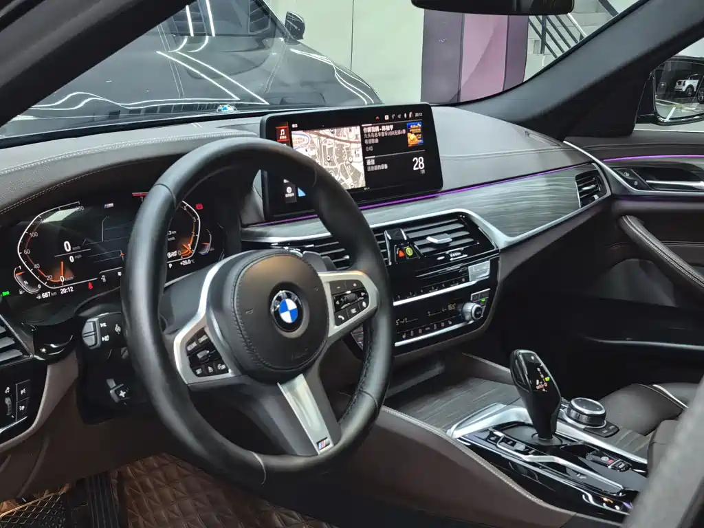 BMW 5 Series 2022 — фото 14