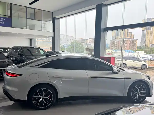 BYD Han L 2025
