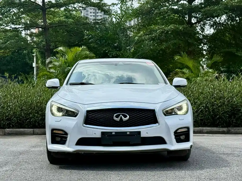 Infiniti Q50L 2016 — фото 23