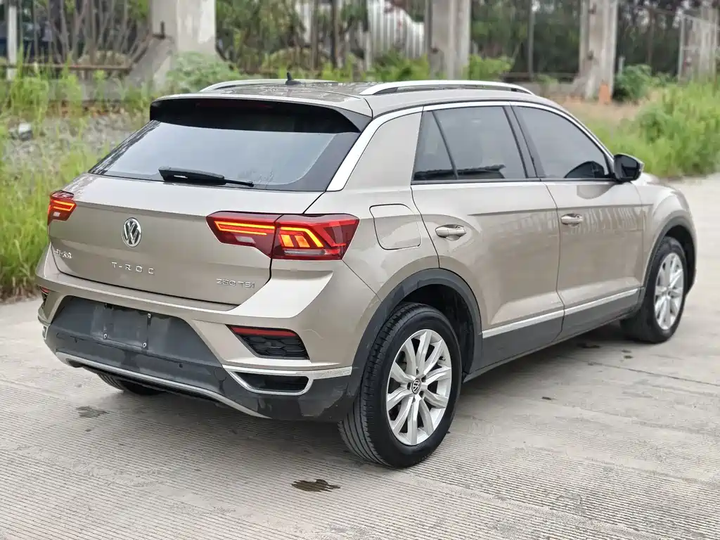 Volkswagen T-Roc 2021 — фото 7