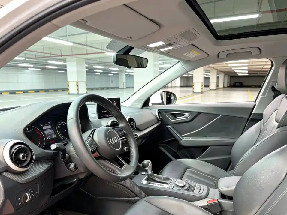 Audi Q2L 2023 — фото 9