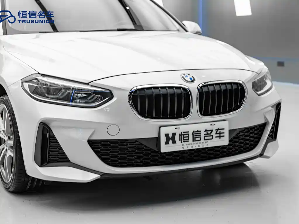 BMW 1 Series 2019 — фото 8